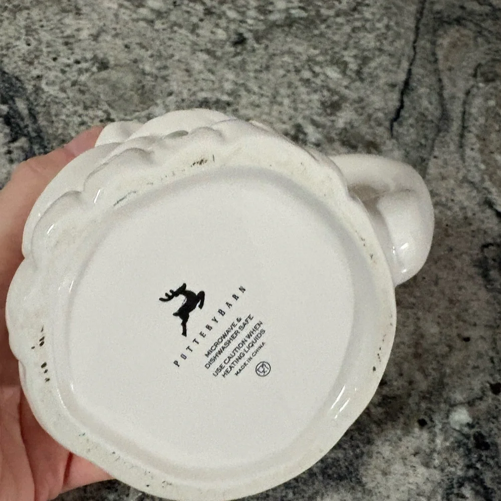 NEW Pottery Barn SANTA CLAUS Mugs White Glaze (Set of 4)